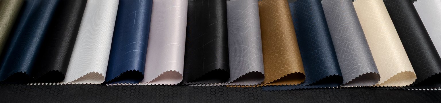 Impermeable Grueso Liso Negro